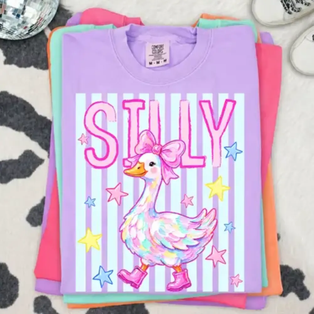 Comfort Colors Silly Goose T Shirt, Coquette Pink Bow Goose Graphic Tee, Cute Pastel Animal Graphic T-Shirt, Trendy Star Striped Pop Art, Girly Aesthetic Top