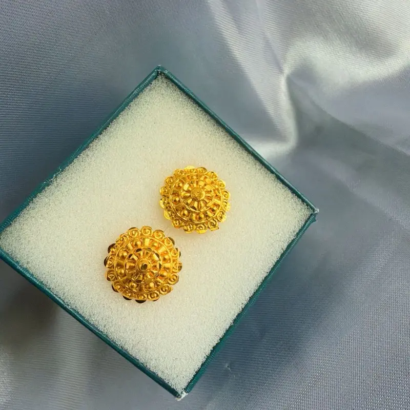 Dainty Gold Tone Earrings for Female, Elegant Floral Motif Studs with Rhinestones, Casual Daily Wear Ear Accessories, Fashionable Accessories, Single Pair, Gold Stud Earrings, Flower Motif