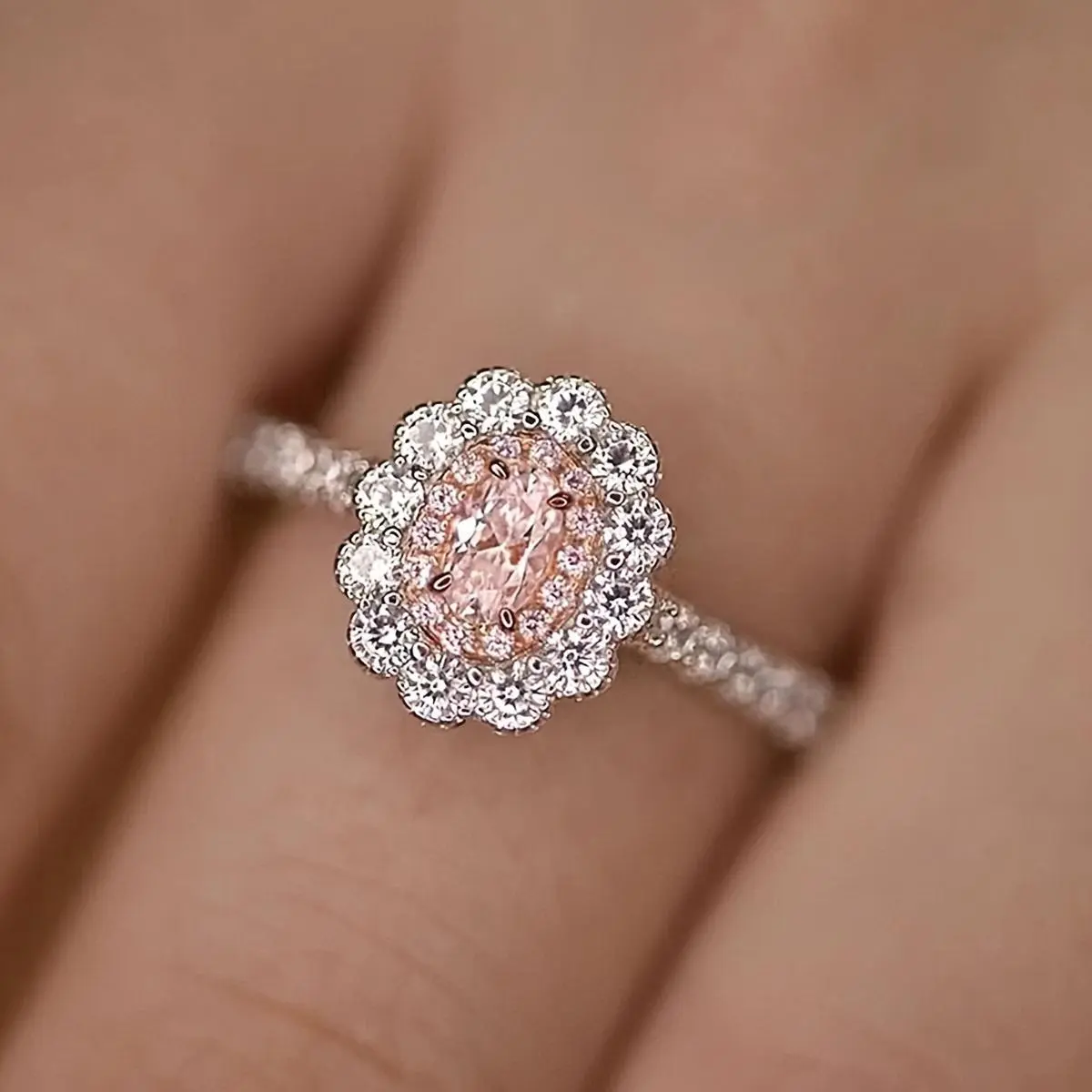 1pc Luxury Two-Tone Sunflower Ring with Four-Prong Oval Cut Cubic Synthetic Zirconia Accent, Wedding Ring, Promise Ring