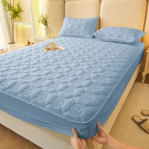 Blue Rose Print Waterproof Quilted Polyester Fitted Sheet, 11.8 Inch Deep Pocket, Soft Breathable Stain-Resistant Mattress Cover, Ideal for Bedroom, Hotel & Dorm Essentials