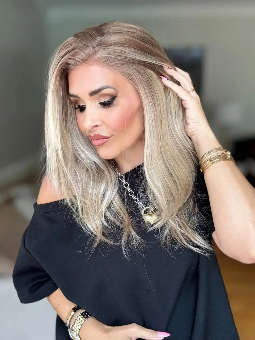 lovestory derek Mid-Length Layered Cut Lace Front Wig for Women, Ash Brown with Beige Blonde Highlights Synthetic Hair Wig, Glueless Wear and Go Everyday Wig