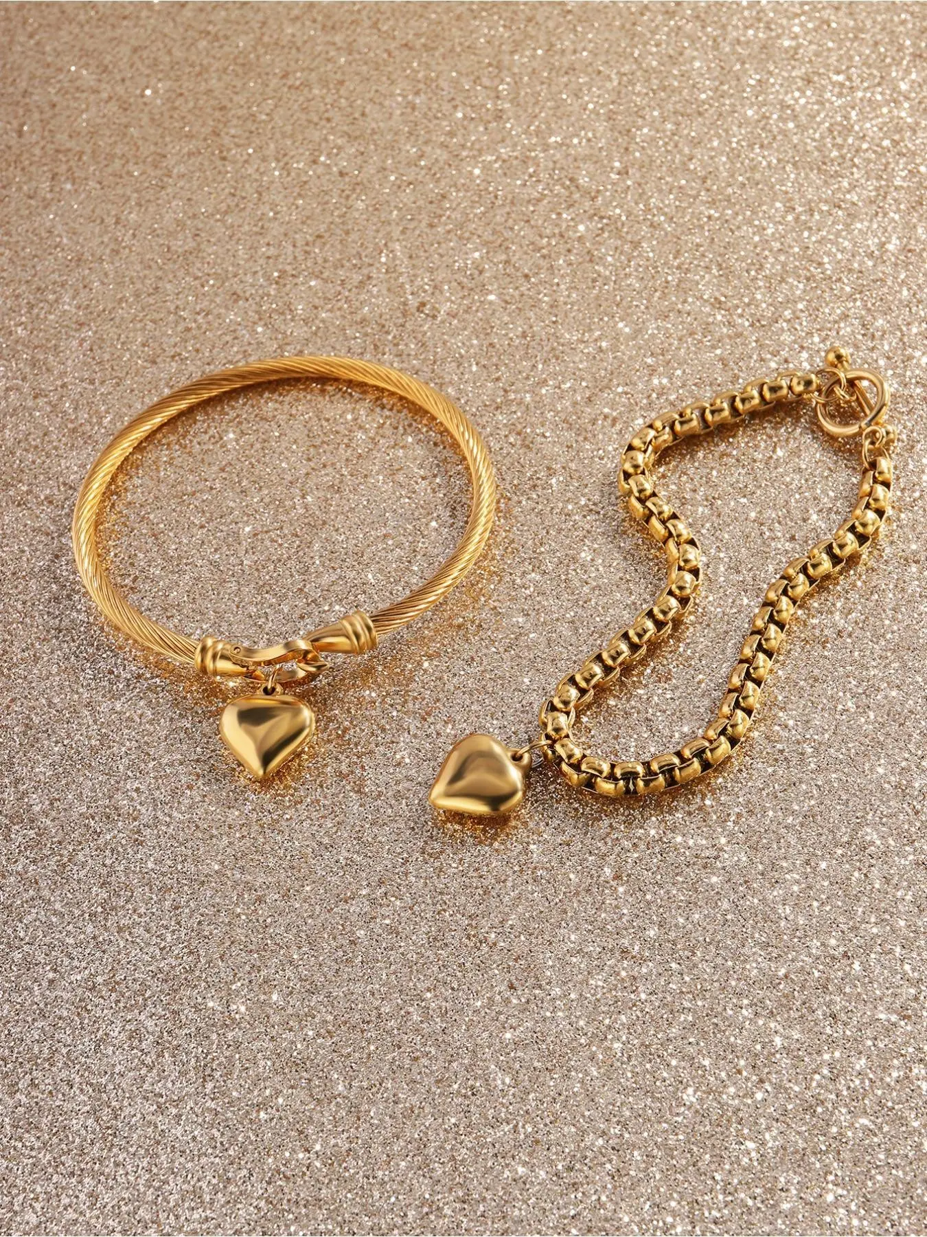 2-piece lightweight stainless steel bracelet set, Matching bracelets, with a sweet love style, suitable for dates, parties, and daily commuting, ideal gift to express love, Elegant Charm Bracelet