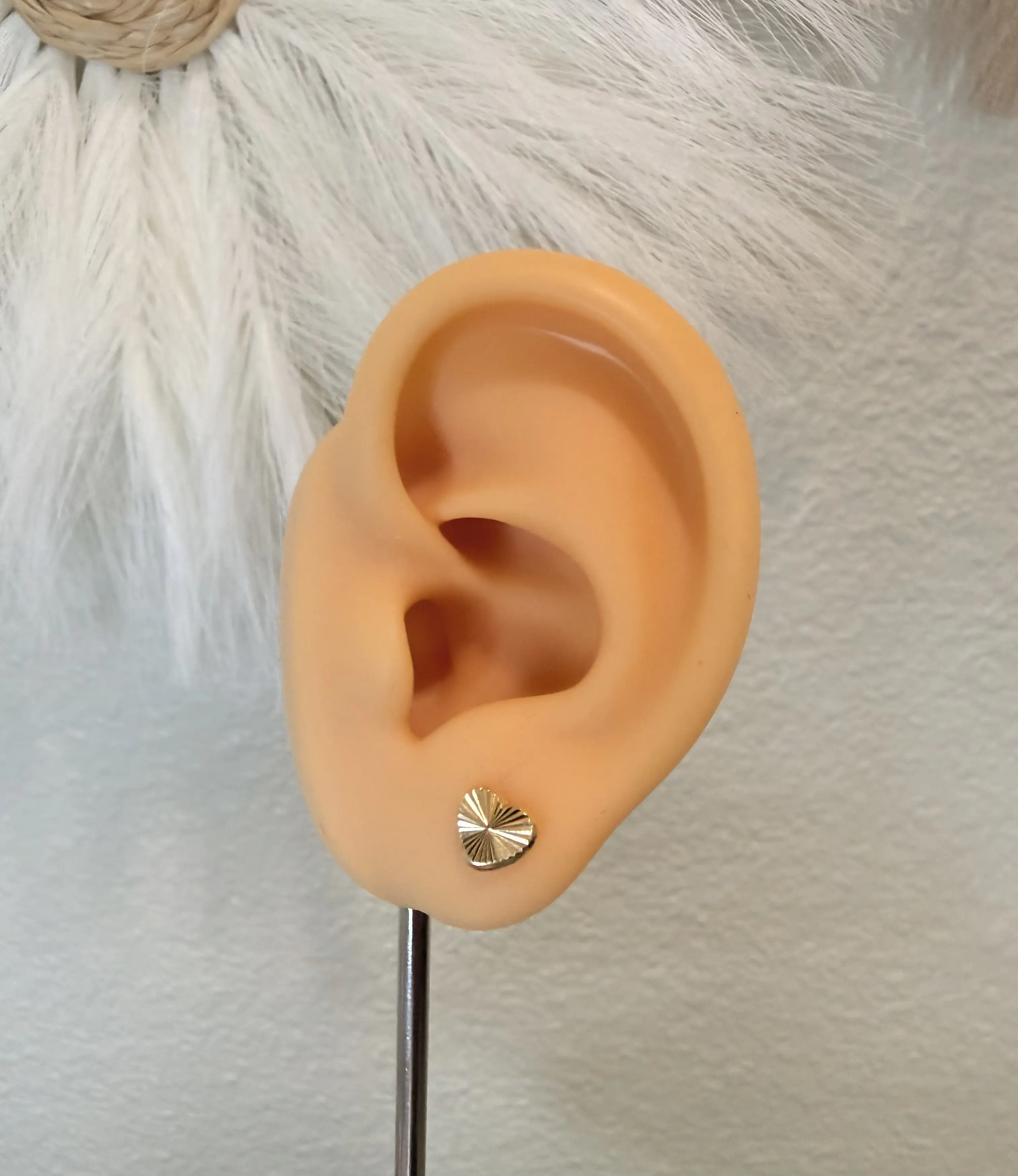 Heart Diamond-Cut Gold Stud Earrings, Platinum & Carat Gold Jewelry Accessory, Gold Earrings