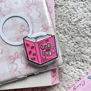 Pink Book Lover Phone Grip with Cute Lips Illustration, Aesthetic Reading Girl Style Grip Stand for Smartphone, Soft Feminine Bookish Accessory, Gift for Readers and Bookworms