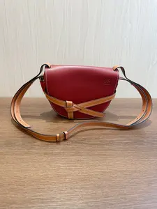 Pre-owned Loewe leather Crossbody Bags Gate Small Saddle Bag Burgundy （Z）