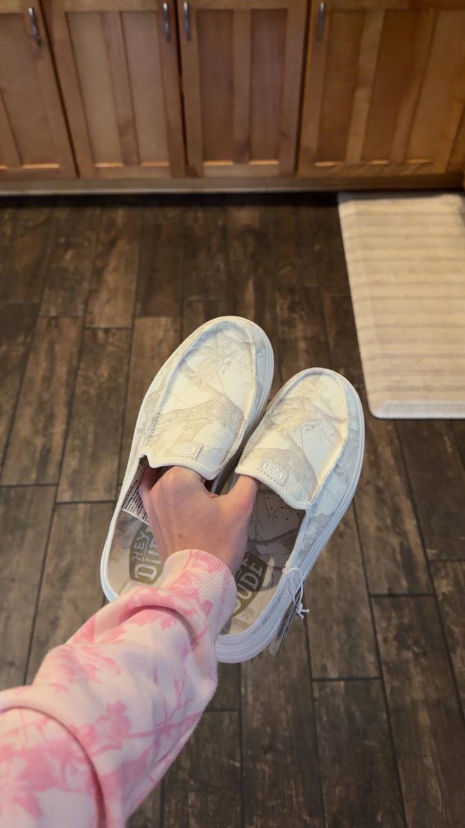 Item: Washed White, 7, 2