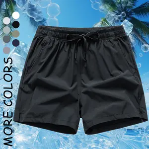 Men’s athletic shorts for summer—loose, breathable three-inch inseam shorts; casual sports shorts with pockets; breathable men’s athletic shorts suitable for summer wear and everyday outfits.