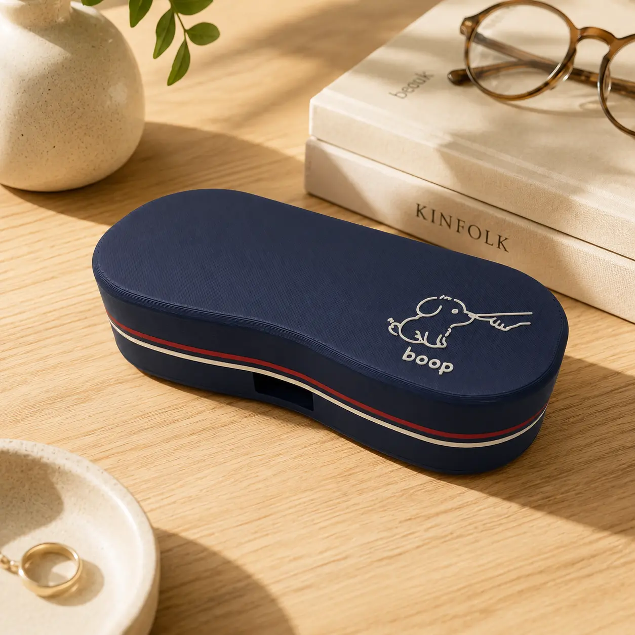 Funny Character Hard Shell Eyeglass Case – Magnetic Felt-Lined Glasses Gift