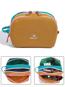 Women's Makeup Bag Travel Toiletry Bag Organizer, Makeup Organizer Pouch, Travel Cosmetic Bags, Makeup Storage Bag, with three main zippered compartments for categorization, ideal for storing daily cosmetics, toiletries
