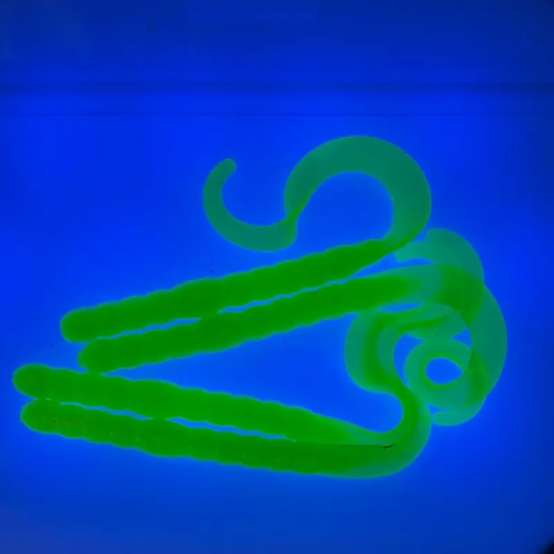 Curly tail worm