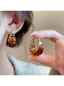 Vintage Coffee U Shaped Earrings for Men Women Minimalist Luxury High End Texture Daily Commute Temperament Jewelry Birthday Festival Gift Trendy Jewelry