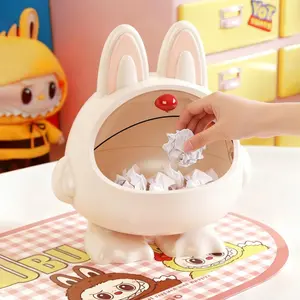 Multifunctional plastic desktop storage box, made of durable plastic material, suitable for storing items in the living room, reception desk and bar counter, can hold jewelry, keys and cosmetics.