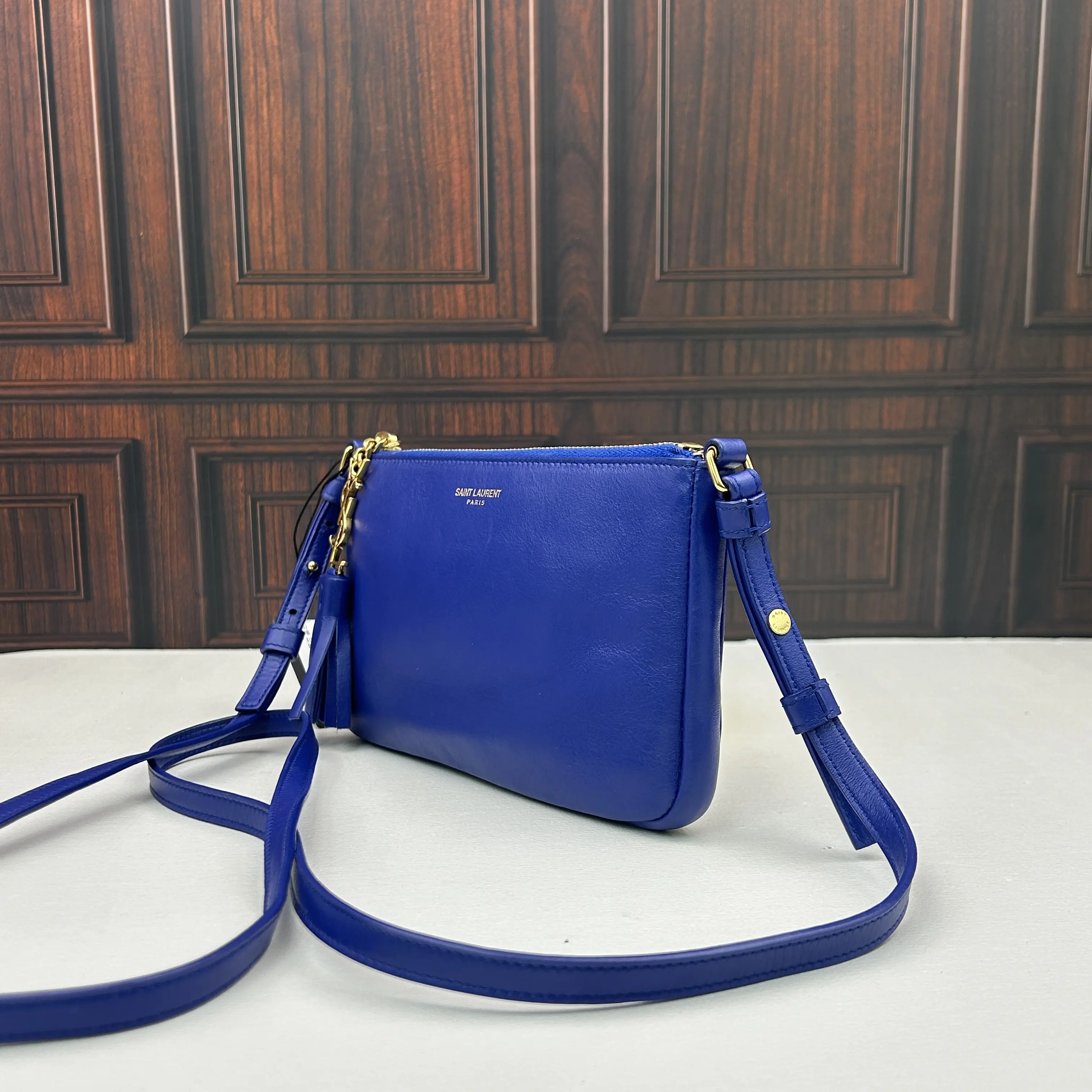 Pre-owned Yves Saint Laurent Saint Laurent LouLou Electric‑Blue Smooth Calfskin Tassel Zip‑Top Horizontal Crossbody Bag 888