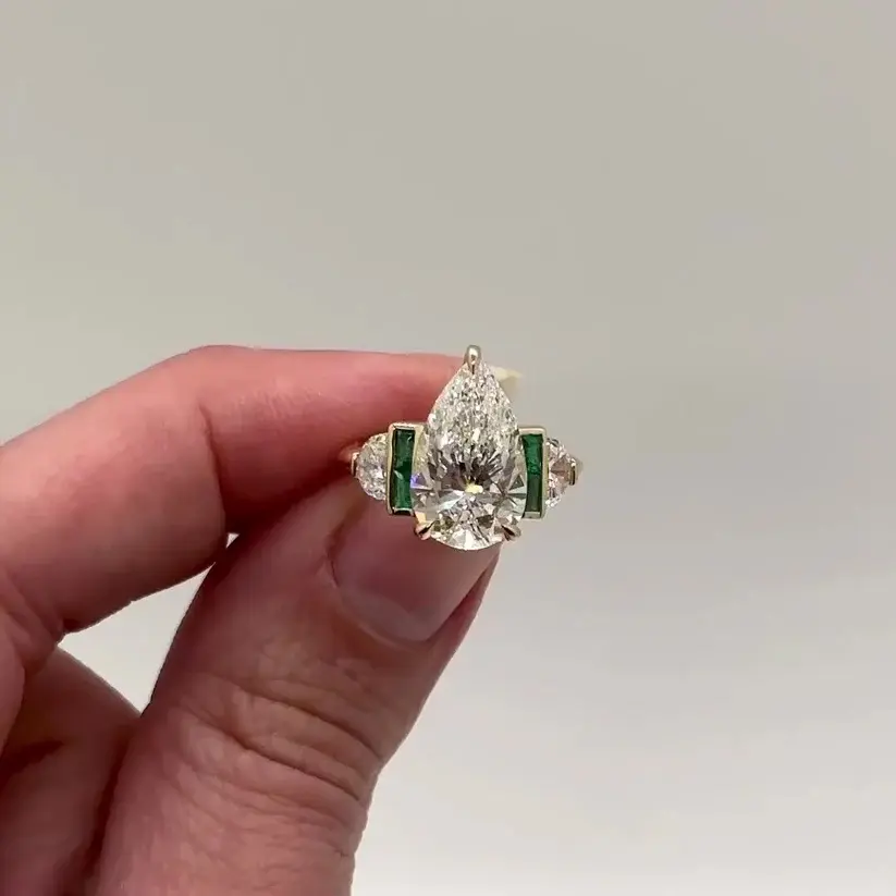 Jorrio Women's Vintage Engagement Ring, 10x15mm Pear Cut Lab-Created Gemstone with Emerald Baguette Accents, Gold/Silver Plated