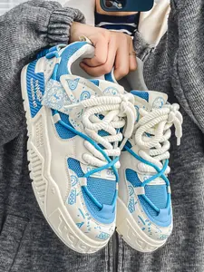 Men's Green-White Paisley Platform Sneakers, Stylish Personalized Style, Paisley Paneling + Mesh Material + Slogan Decor, Eye-Catching Style, Comfortable Fit, Mesh Breathable Sneakers, Ideal for Daily Commuting & Street Wear Scenarios