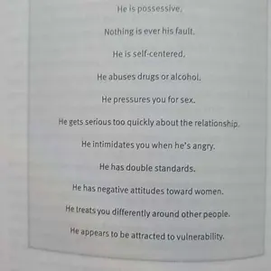 Why Does He Do That?: Inside the Minds of Angry and Controlling Men -- Lundy Bancroft - Paperback