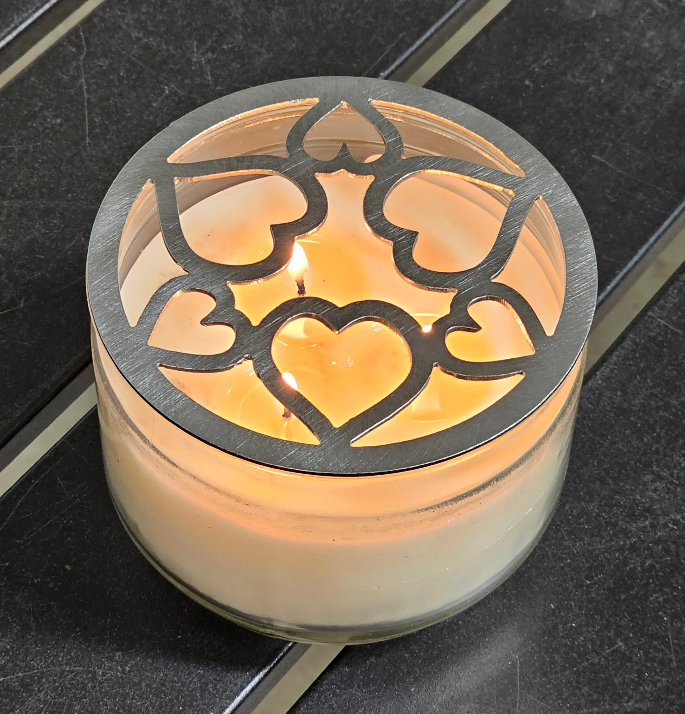 Tangled Hearts Metal Candle Topper – Romantic Heart Candle Accessory for Jar Candles