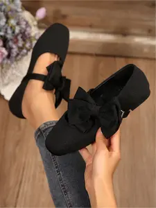 Women's new plus-size bow-decorated flat shoes with a single strap, suitable for outdoor wear, stylish, simple, comfortable, versatile for commuting and casual wear, ballet flats