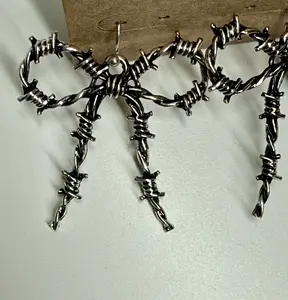 Western Barbwire Bow Earrings Sil