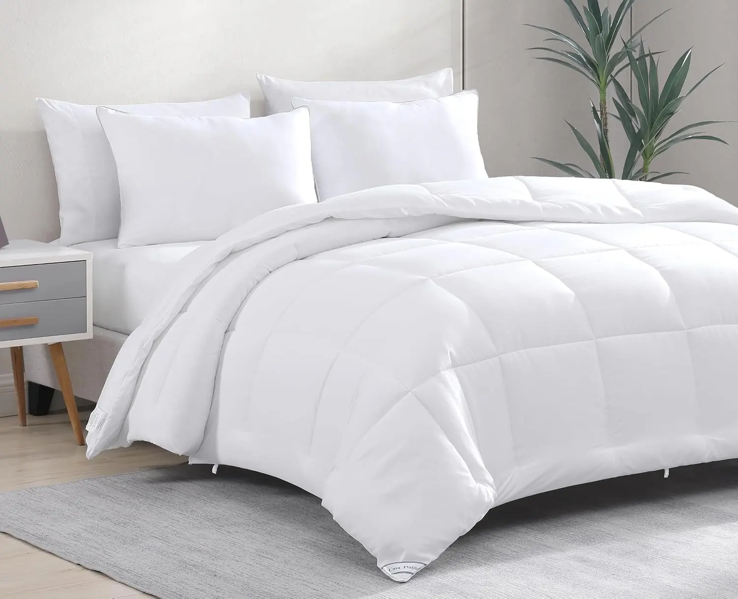 Quilted Bedding Comforter Queen Size - Duvet Insert with 8 Tabs - Soft, Comfy & Cozy All Season Queen Size Comforter - Down Alternative Bed Comforters - 88"x88", White Comforters