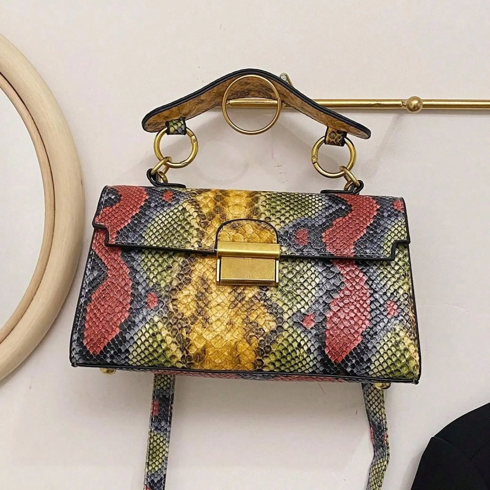 Fashionable High-End Textured Crossbody Bag, Light Luxury Shoulder Bag, Snake Print Niche Design Clutch Purse, Versatile Handheld with Armpit Lock