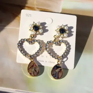 Temperament Simple Locke Shell Earrings Temperament Studs Heart-shaped Pearl Earrings Women's Jewelry 273