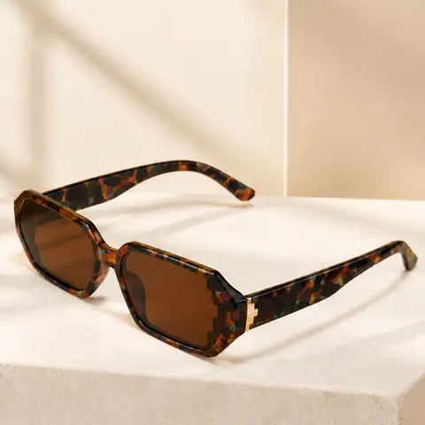 KIMOR Women's Oversized Leopard Print Sunglasses - Bold Chunky Full Rim Casual Fashion Shades, UV400 Eyewear Accessories for Women, Outdoor Activities Use