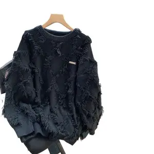 Men’s retro American striped worn knit sweater from a fashion brand, suitable for autumn and winter, featuring long sleeves and a crew neck, available in beige and black, casual fashion knitwear