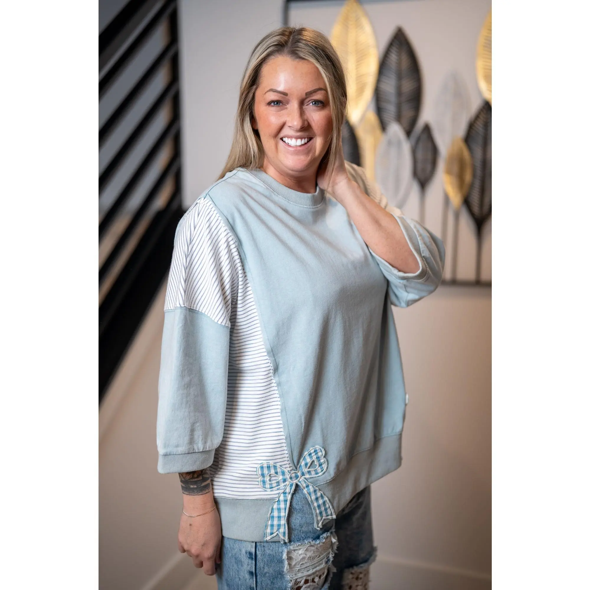 Easel Gingham Bow Pullover