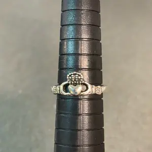 Simple Claddagh Ring - Size 6 - Women's Jewelry