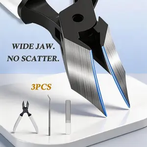 Easily handle ingrown nails and embedded nails with the new slanted-cut nail clipper set featuring a large-opening splash guard design. High-quality, sharp, angled nail clippers suitable for both men and women.