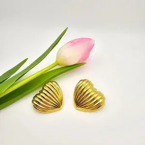 Daphne Heart Earrings