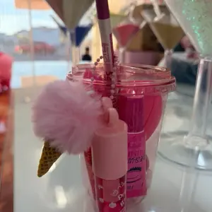 Cosmetic cup Cosmetic cup