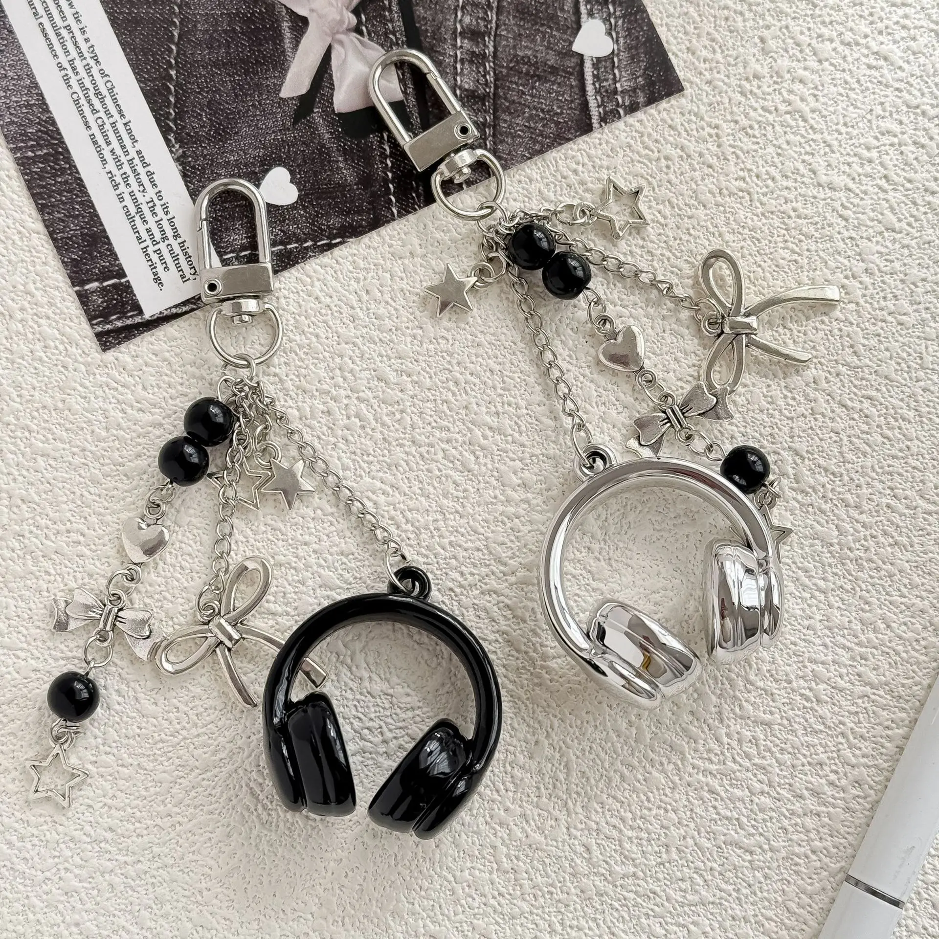 Unisex 2pcs Ins-Style Black & Silver Music Headphone Bag Keychain - Phone Chain, Phone Charm, Backpack Pendant - Ideal Gift for Couples
