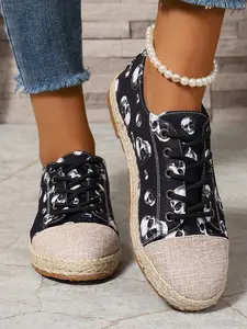 Ladies' casual sports shoes, Sneaker, comfortable walking shoes suitable for daily wear and outdoor activities, preferred for Halloween, featuring colorful skull prints, casual and comfortable women's shoes, Footwear