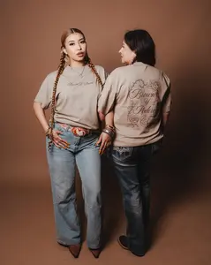 Brown Y Poderosa (Beige T shirt)