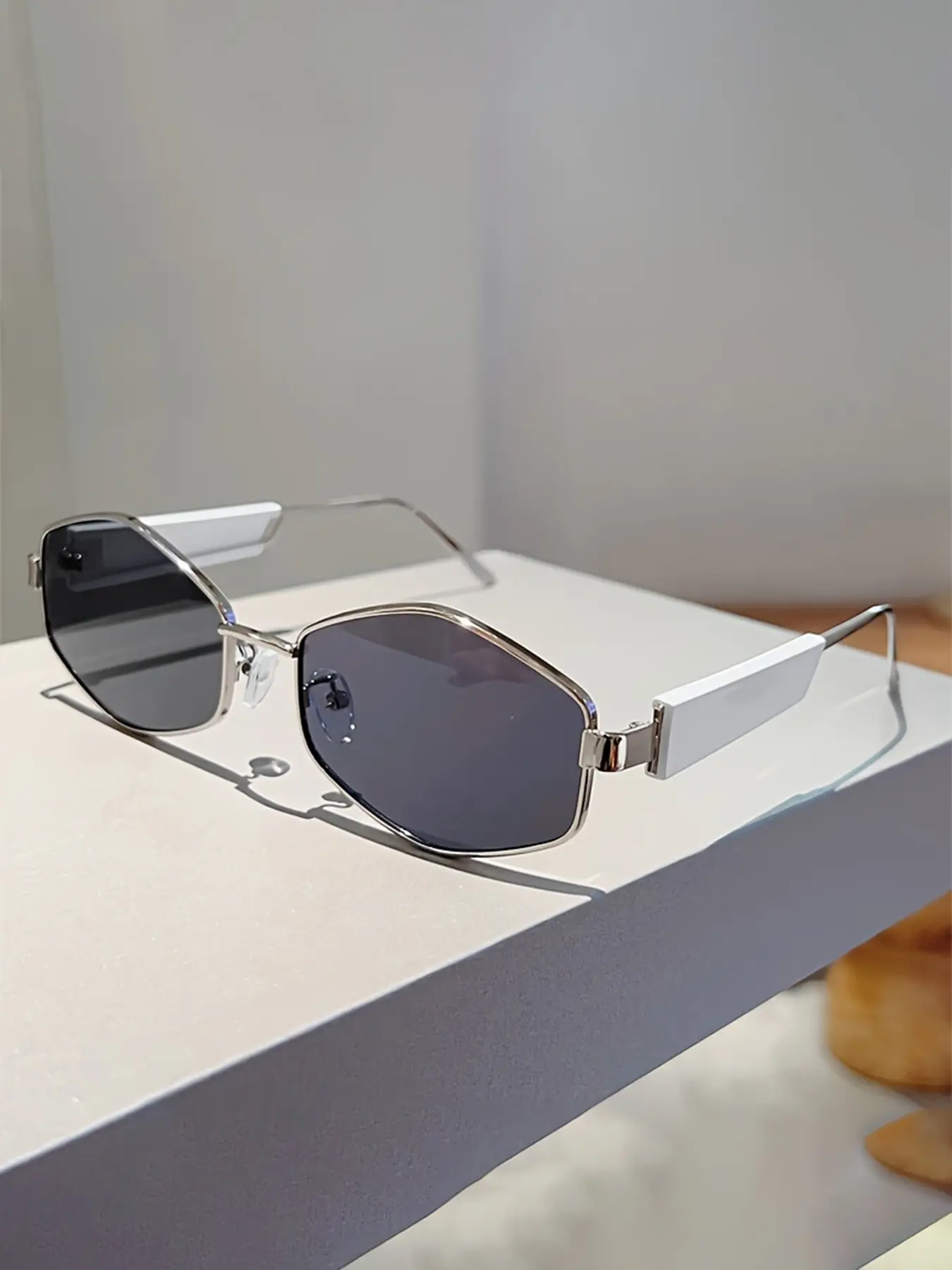 New Irregularity Shaped Frame Fashion Glasses for Women Fashionable Glasses Multicolor Glasses