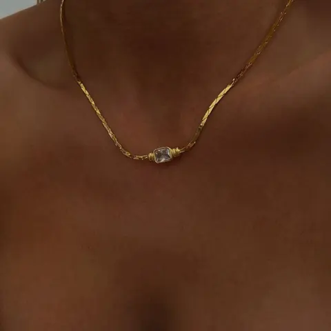 Elegant Stainless Steel Square Zircon Necklace, Choker Necklace, High-End Luxurious Accessory, Perfect for Daily Wear and Parties, Ideal Gift for Family and Friends