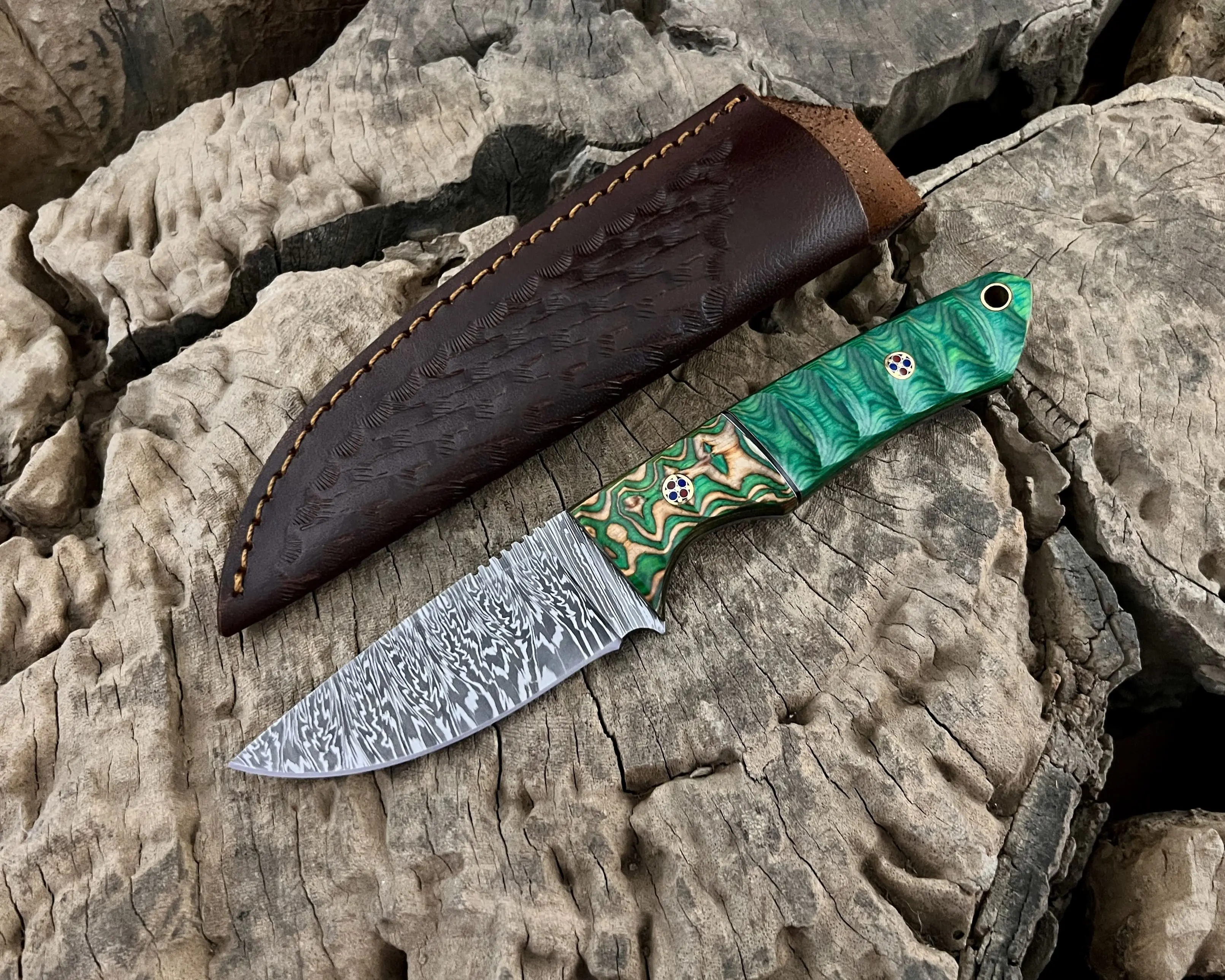 Handmade Damascus Steel Twist Fixed  Hunting Knife | 8” Camping Survival Skinner Knife with Pakka Wood Handle With Sheath