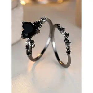 2pcs Gothic Engagement Rings for Women – Black and Gold Band with Heart Detail & Sparkling Blue/Green Zircon, Perfect Gift for Mother’s Day, Anniversaries, or Daily Gothic Fashion