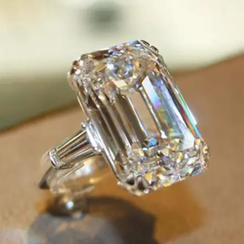 Luxury Elegant Chic, Gorgeous Rhinestone Iced Out Decor Ring, Fashion Accessories for Women, Exquisite Trendy Ring, Trendy Jewelry for Party and Daily Life, Elegant Glittering Ring, Beautiful Rings