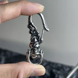 Men'S Vintage Car Keychain - Heavy-Duty 304 Stainless Steel Key Ring with Ornate Floral design, Elegant Waist Clip for Car Keys, Formal & Everyday Use - Durable Metallic Finish for Men, Car Key Holder, Key Organizer, Retro Aesthetic, Polish