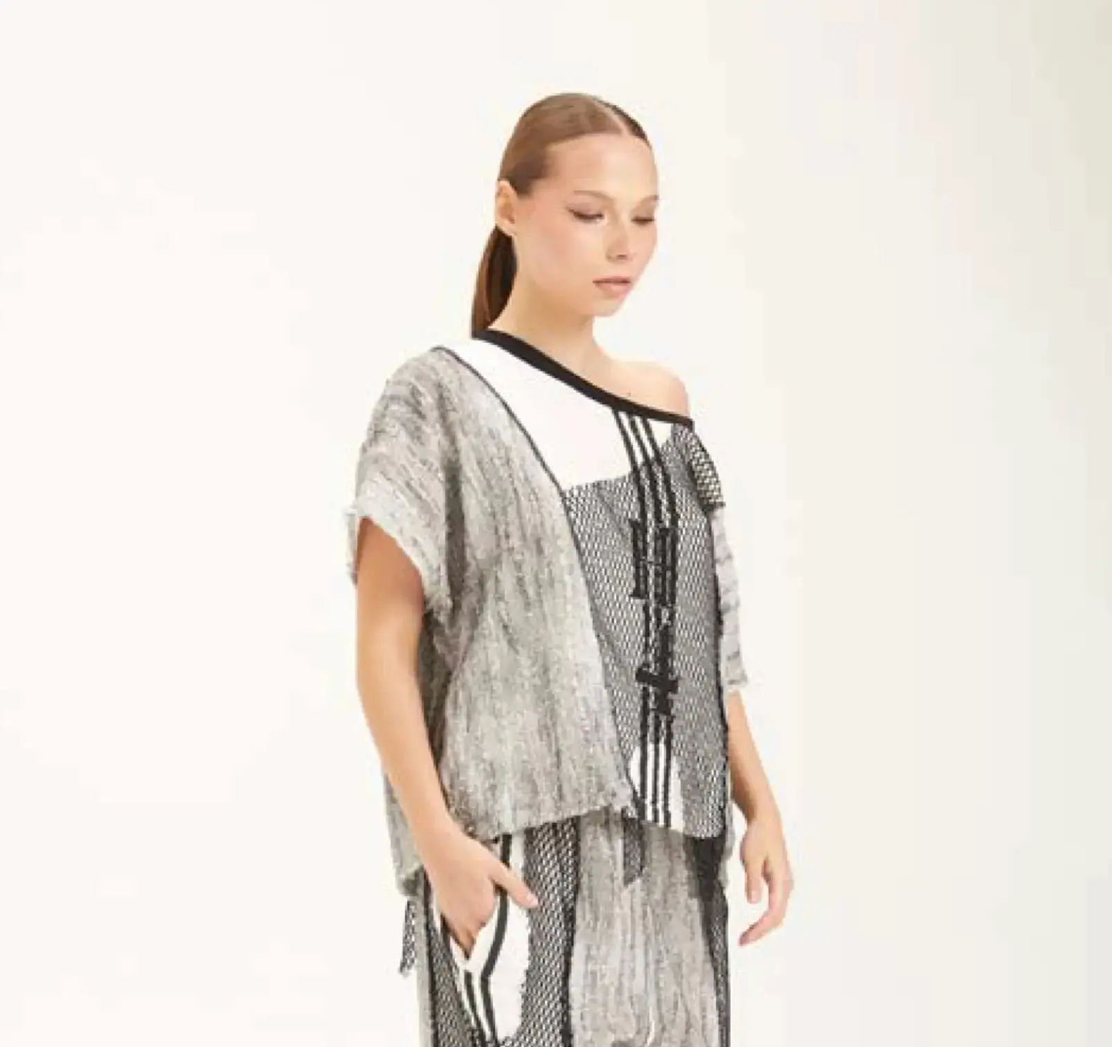 H-4 Asymmetrical Mesh T-Shirt 4526