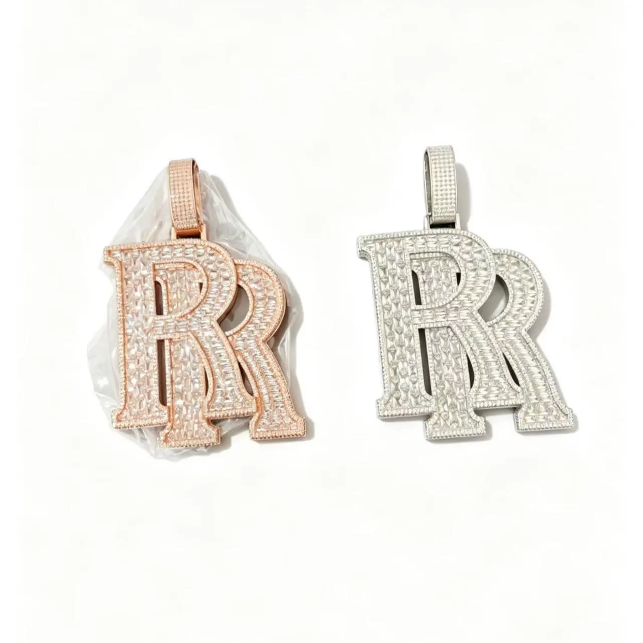 M2-8052 Double R Letter Alphabet Detail Pendant, Hip Hop Metal Coating Jewellery Pendant, 8052 Bling Fashion Costume Jewelry Accessory