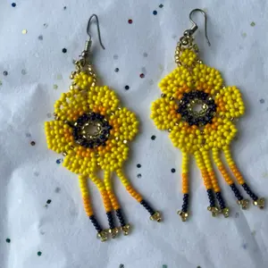 Sunflower Earring - Yellow Beaded Earring with Gold Accents, Dangle Design, and Sunflower Pattern