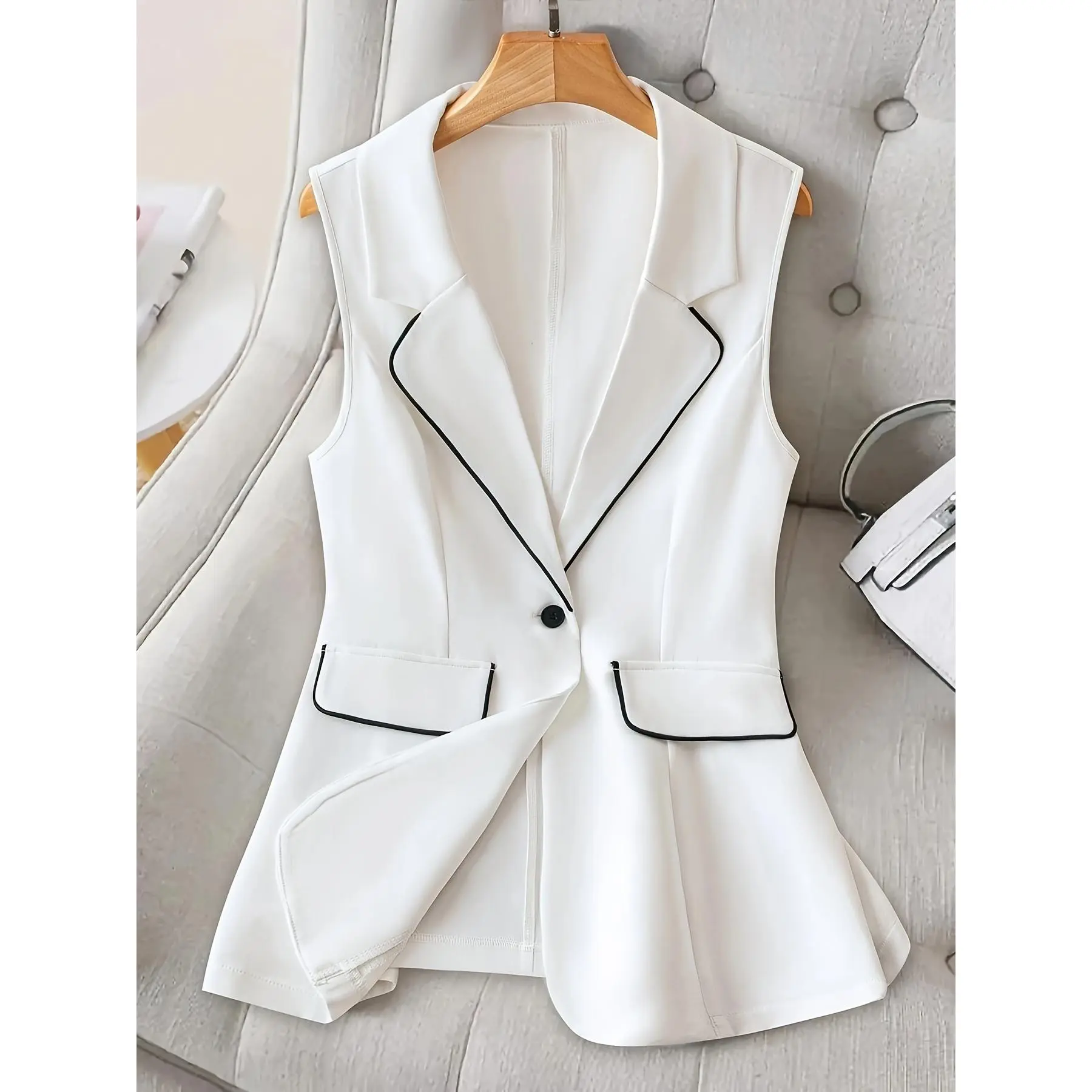 Women's Stylish Solid Sleeveless Blazer Jacket - White with Black Accents, Lapel Collar, Fake Pockets, Suitable for Spring/Summer, Casual Attire