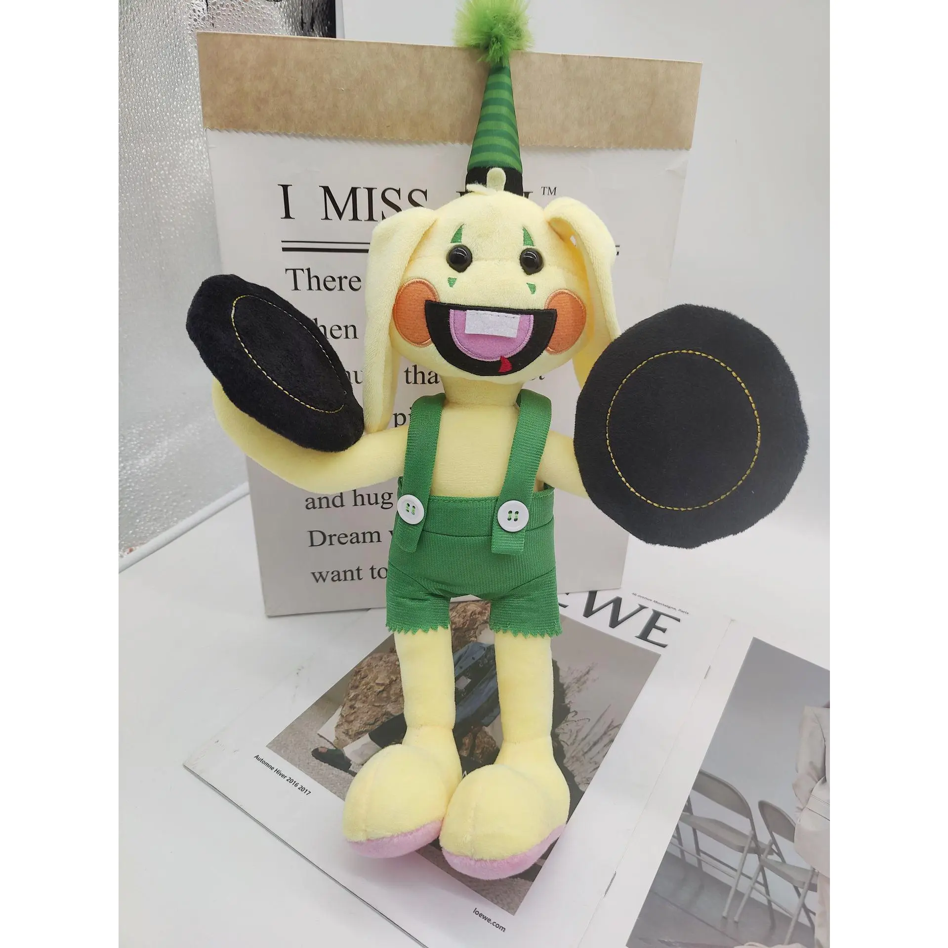 Bobby Rabbit, knock the gong [40cm]