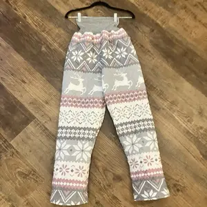 Winter theme grey and pink quilt pants