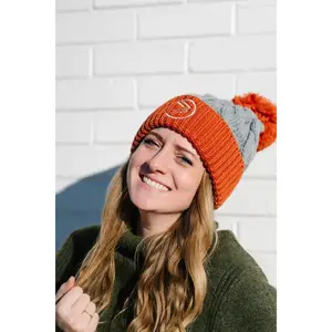 Savvi Chunky Pom Beanie