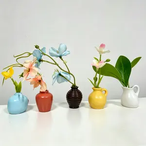 5Pcs Mini Car Vent Flower Vases Set with 5 Decorative Flowers, Vent Clips & Adhesive Sticker Pads – Cute Car Interior Decor for Women Girls